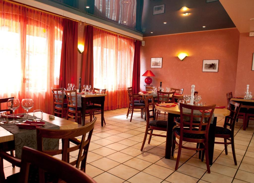 Citotel Hotel Le Commerce Sévérac-le-Château 외부 사진